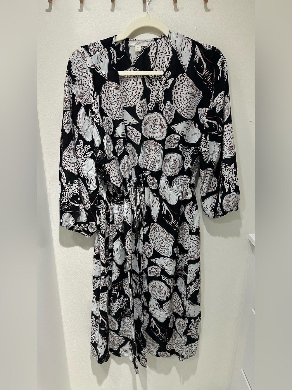 LOFT Black & White Seashell Print Kimono Beach Cover Up Robe Size M/L